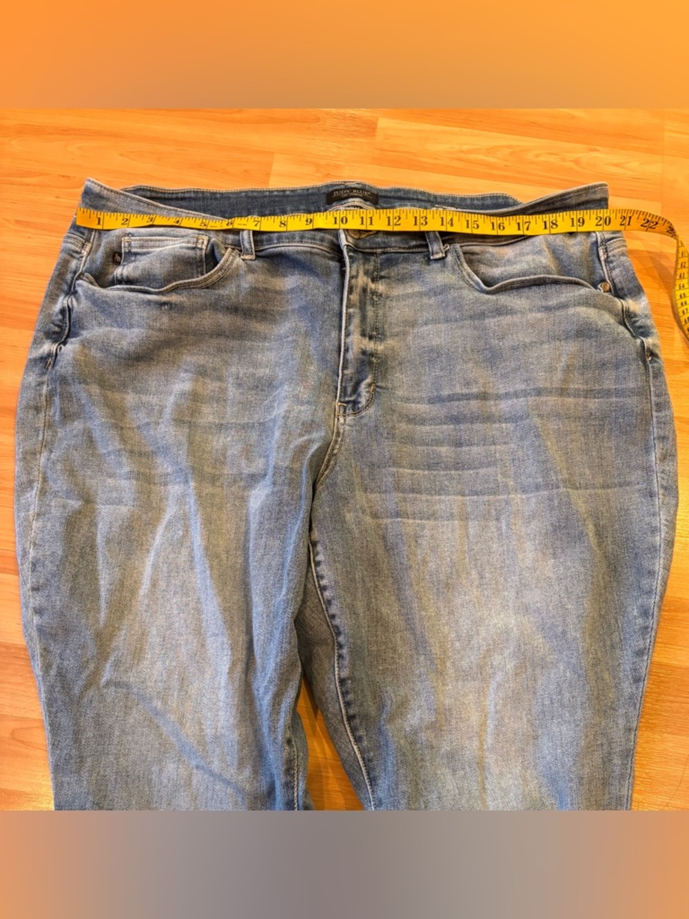 Judy Blue Boyfriend Fit Light Wash Jeans - Picture 7 of 8